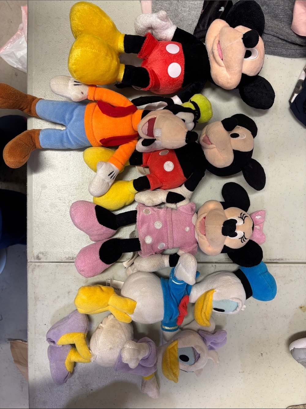 Disney Plush Character Pack - Mickey, Minnie, Donald & Friends (Multi)